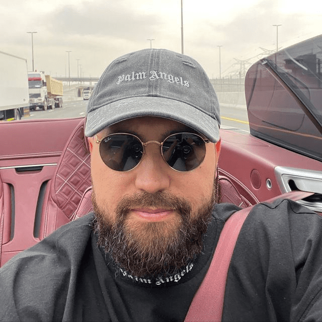 Максим Жуков