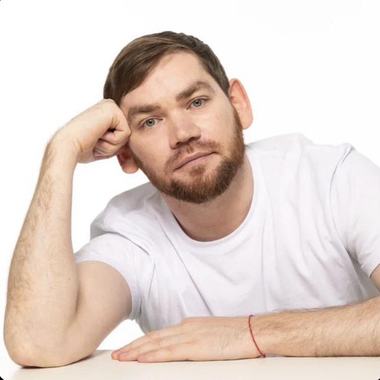 Александр Холодов