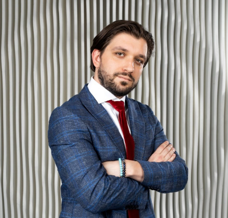 Андрей Плотников