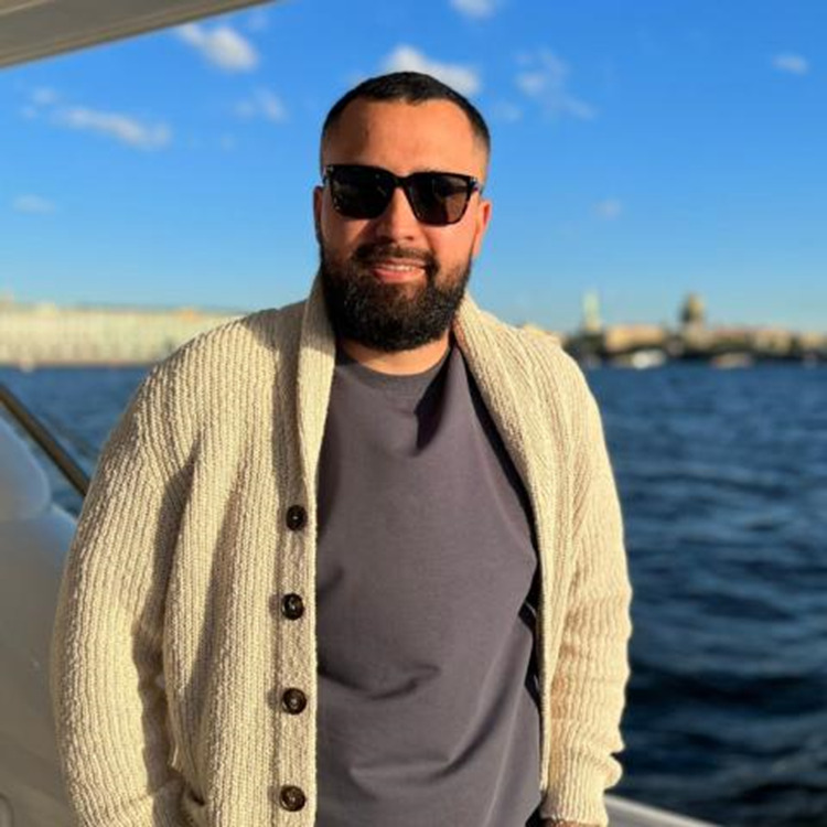 Азам Ходжаев